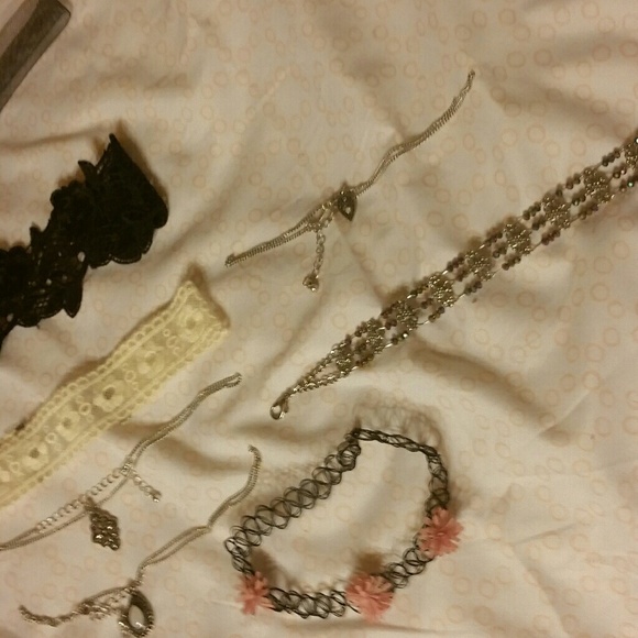 Bundle of chokers - Picture 1 of 4